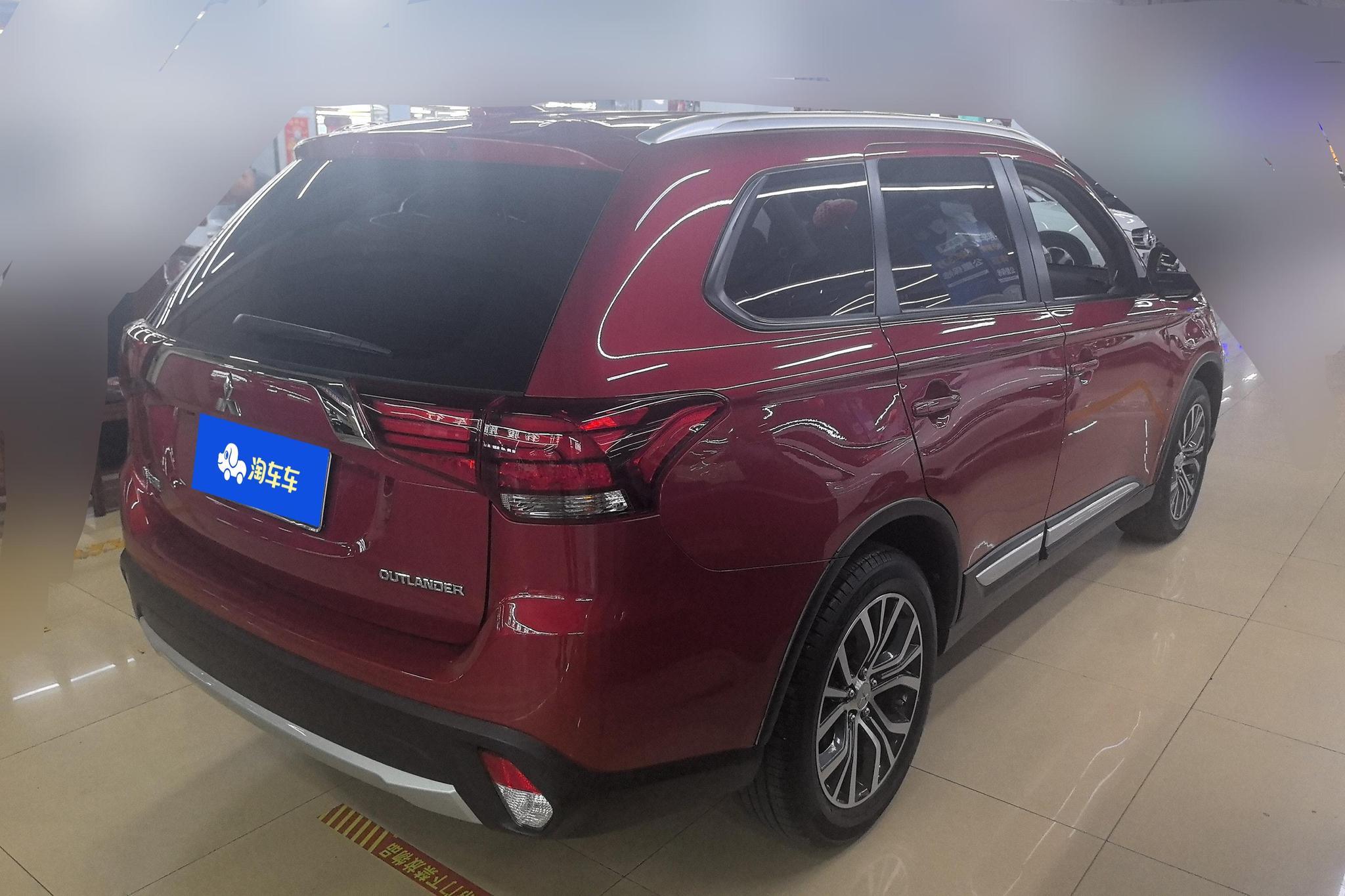 Mitsubishi Outlander 2018 2.0L 5 мест
