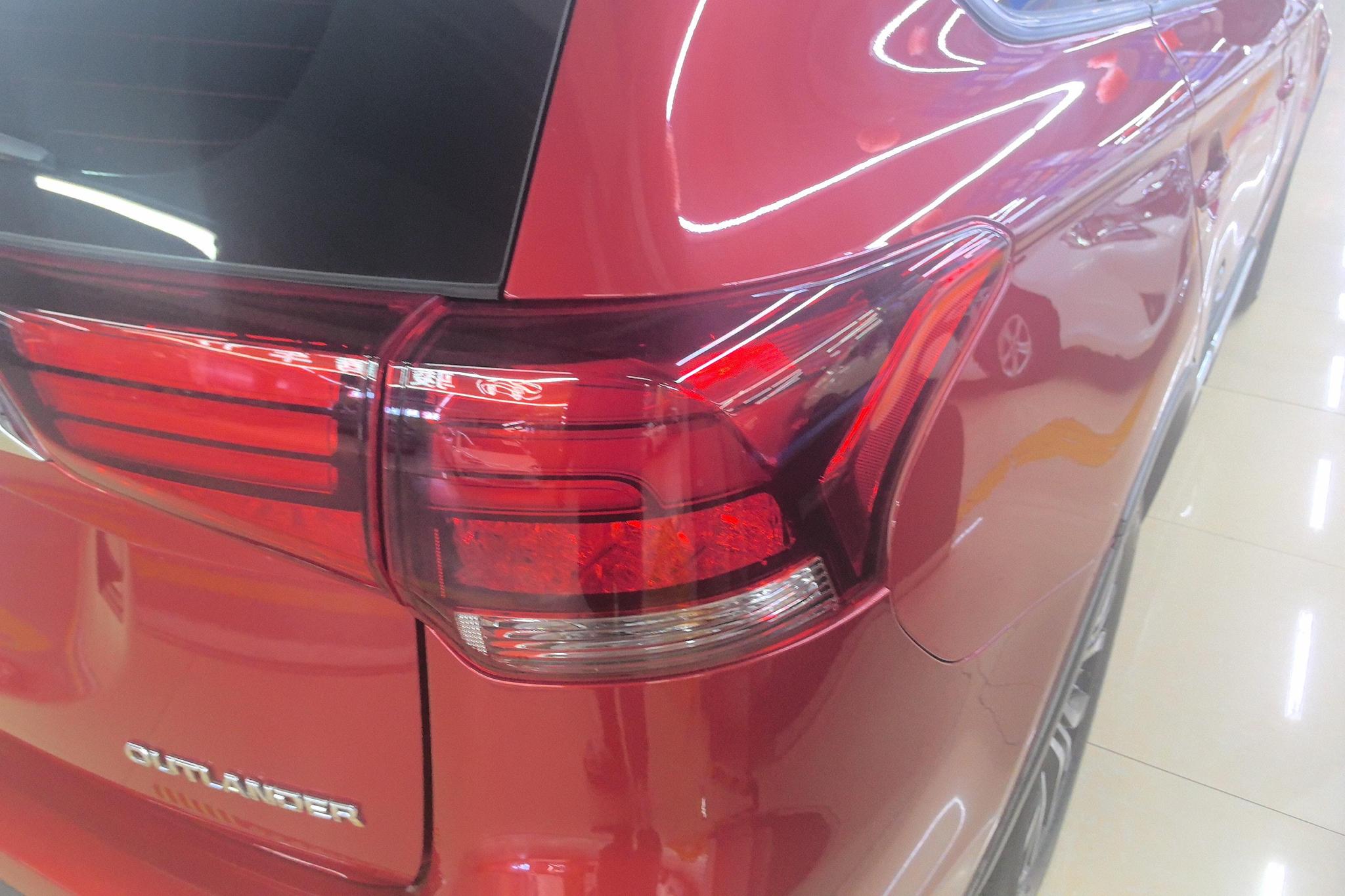 Mitsubishi Outlander 2018 2.0L 5 мест