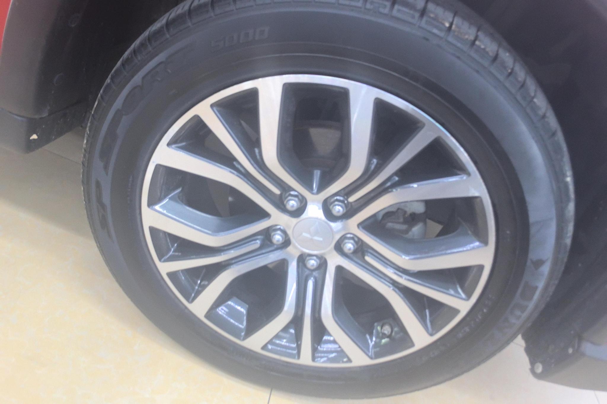 Mitsubishi Outlander 2018 2.0L 5 мест