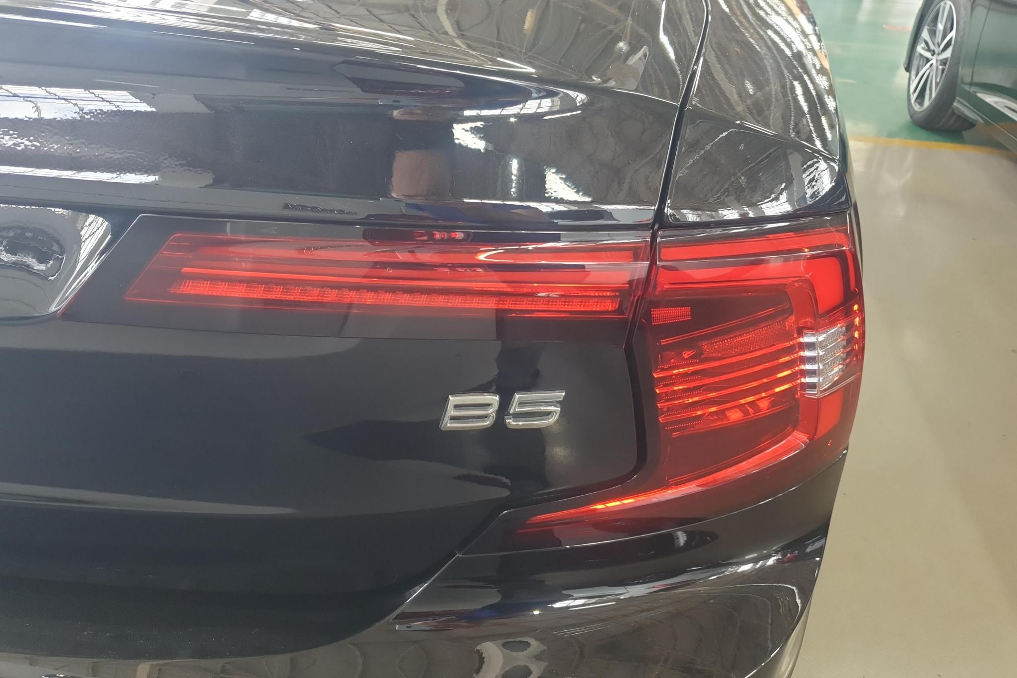 Volvo S90 2025 B5 Luxury
