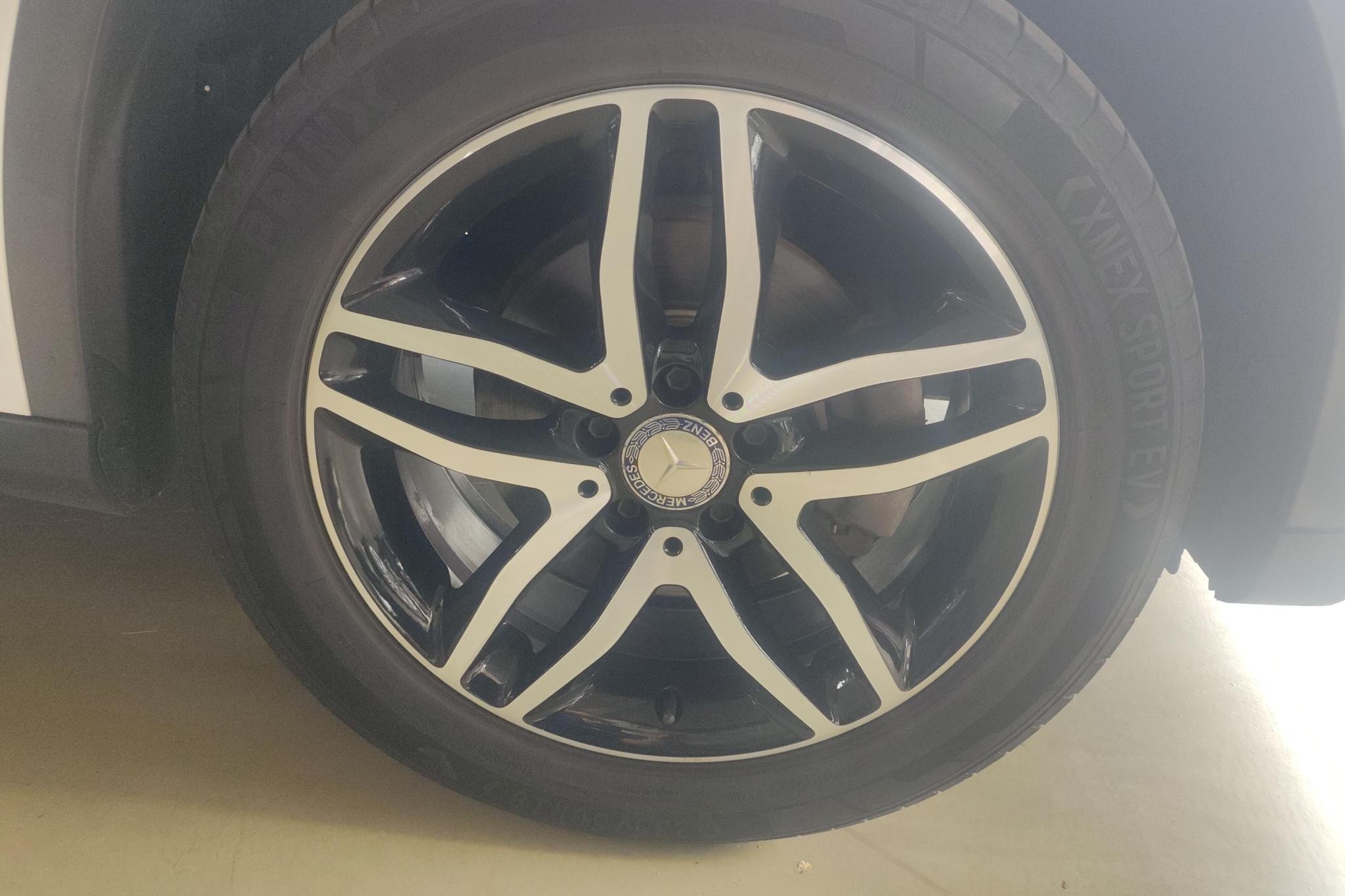 Mercedes-Benz GLA 2016 GLA 220 4MATIC Fashion