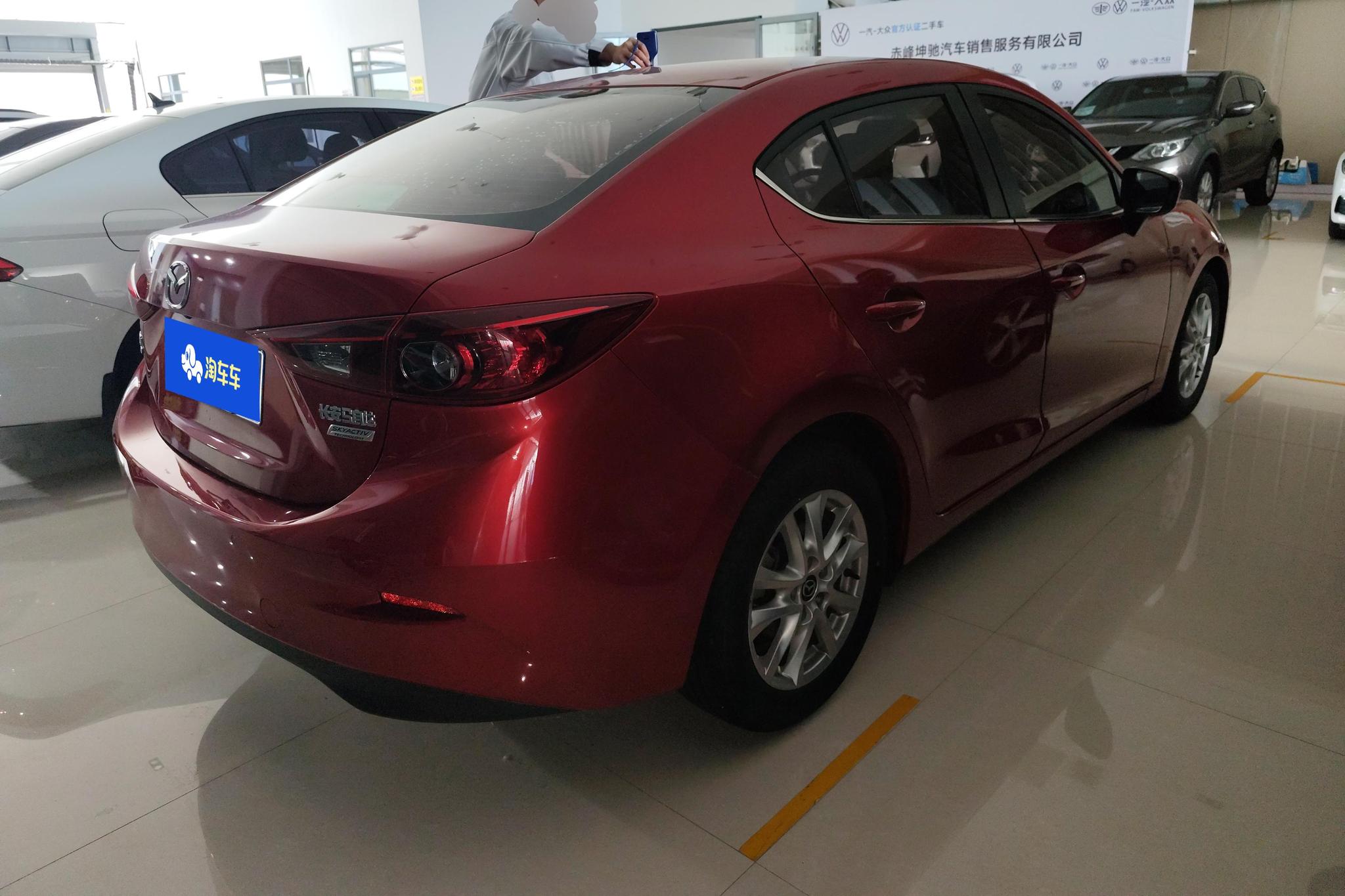 Mazda Mazda3 3 2016 1.5L AT Luxury