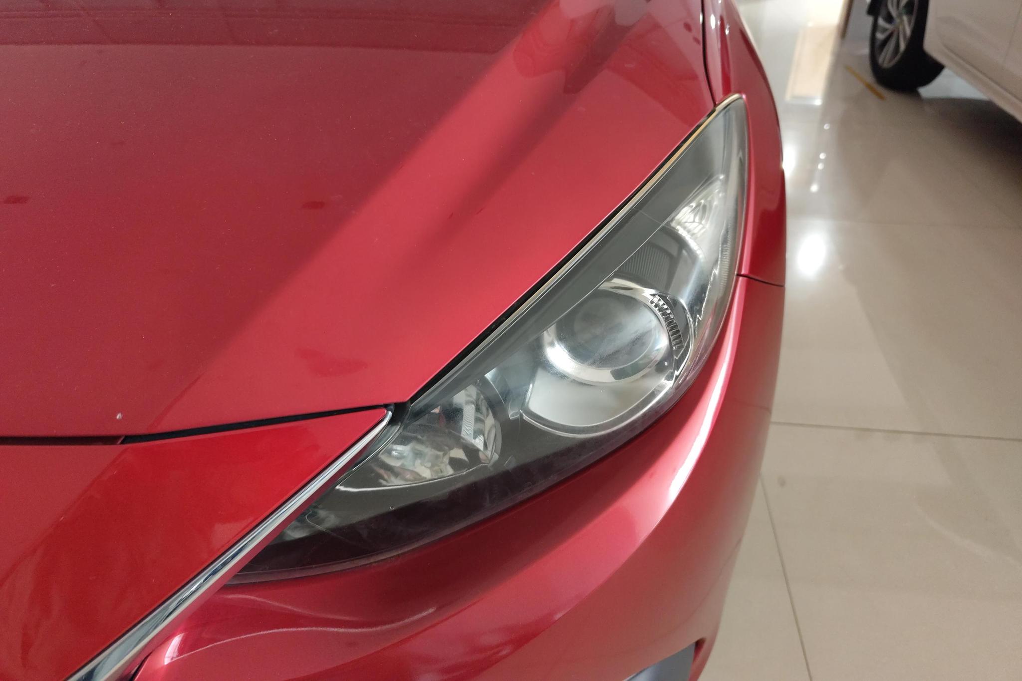 Mazda Mazda3 3 2016 1.5L AT Luxury