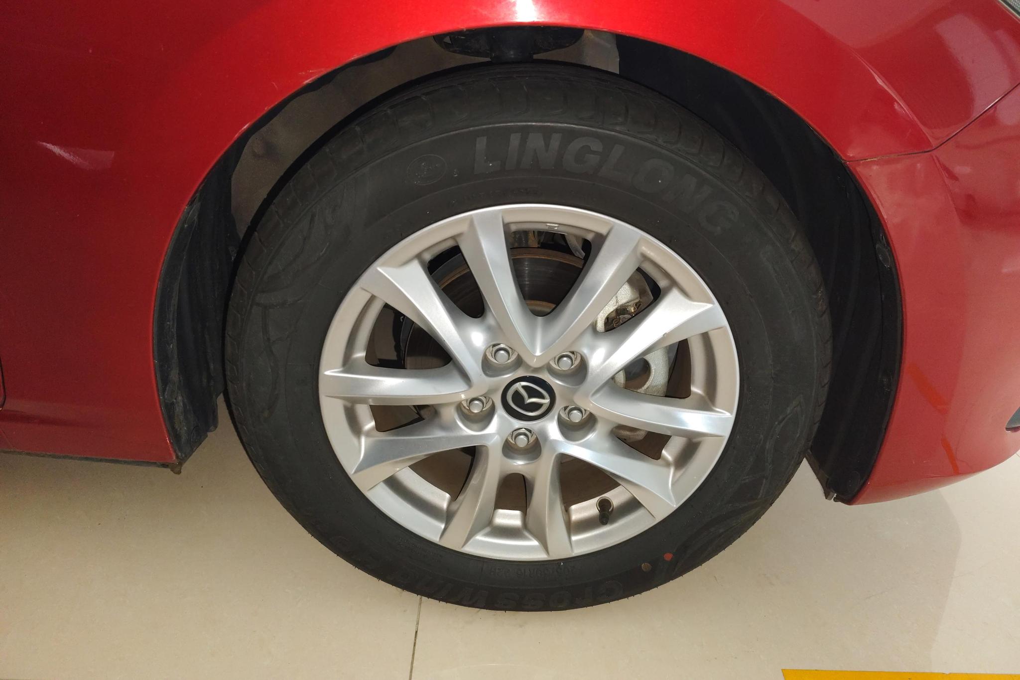 Mazda Mazda3 3 2016 1.5L AT Luxury