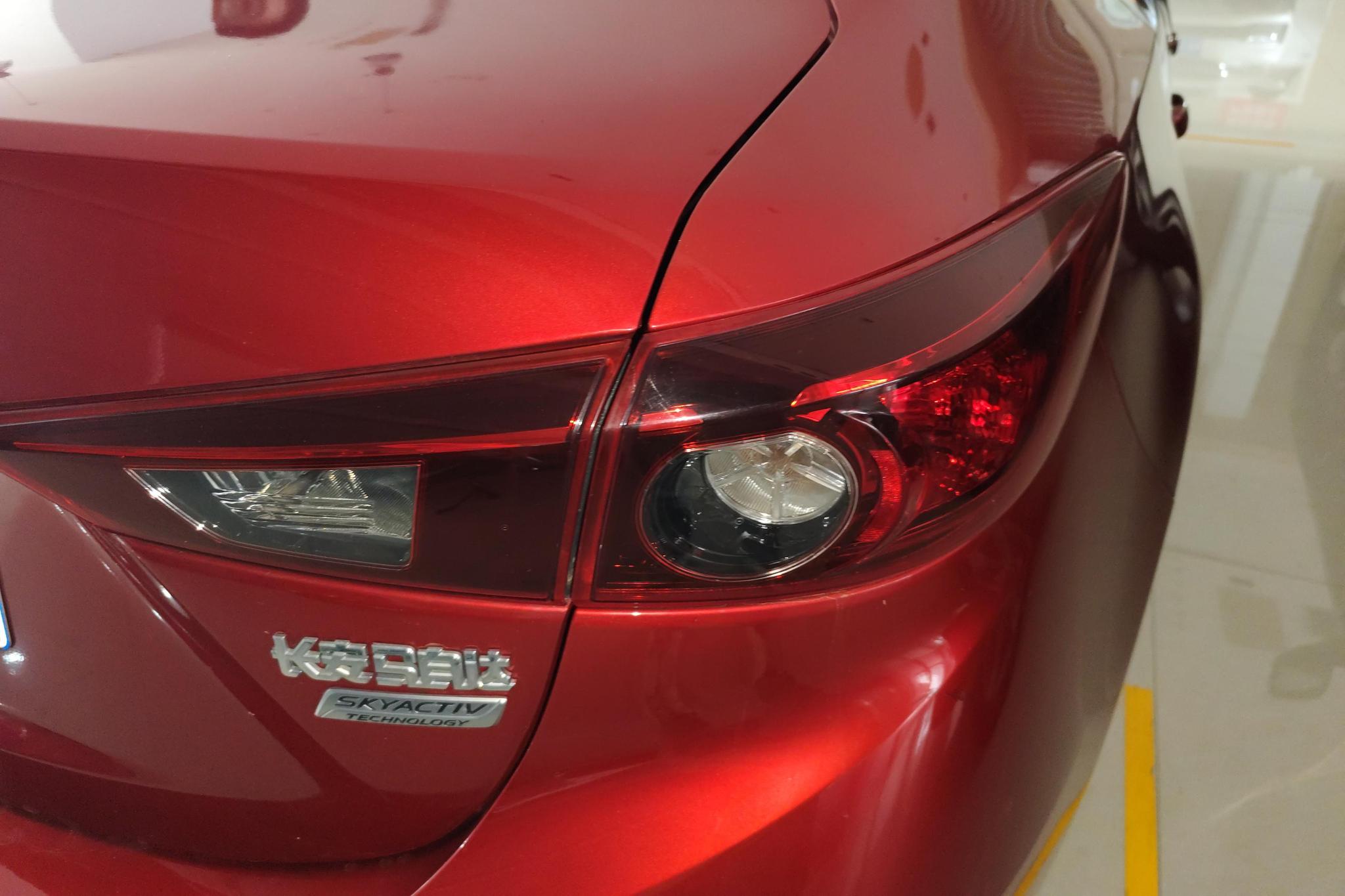 Mazda Mazda3 3 2016 1.5L AT Luxury