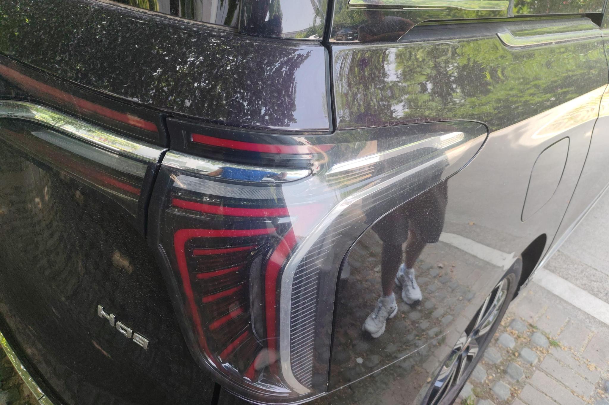 Hongqi HQ9