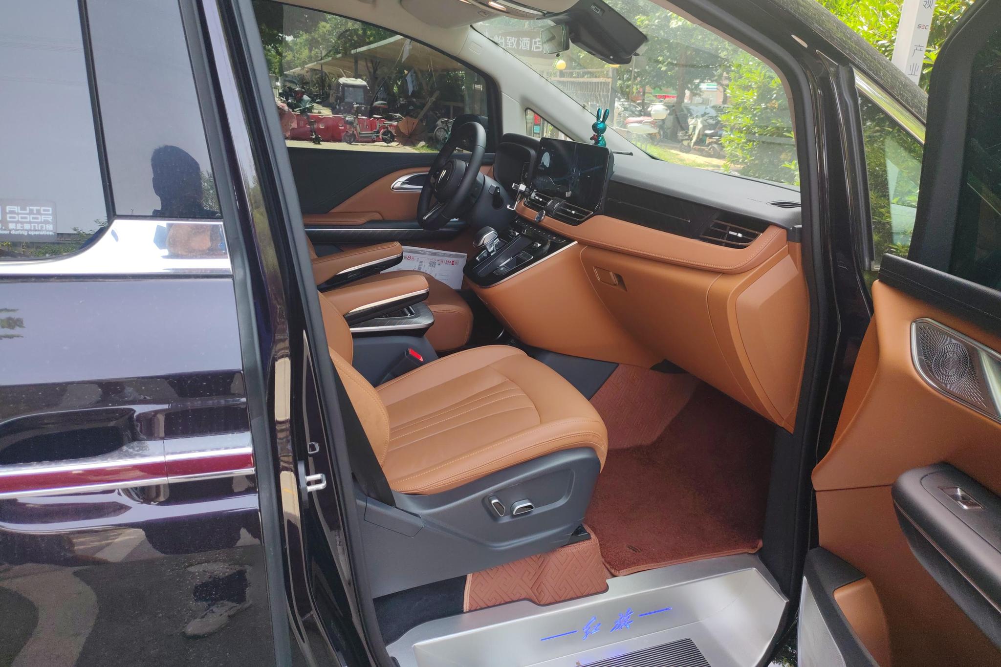 Hongqi HQ9