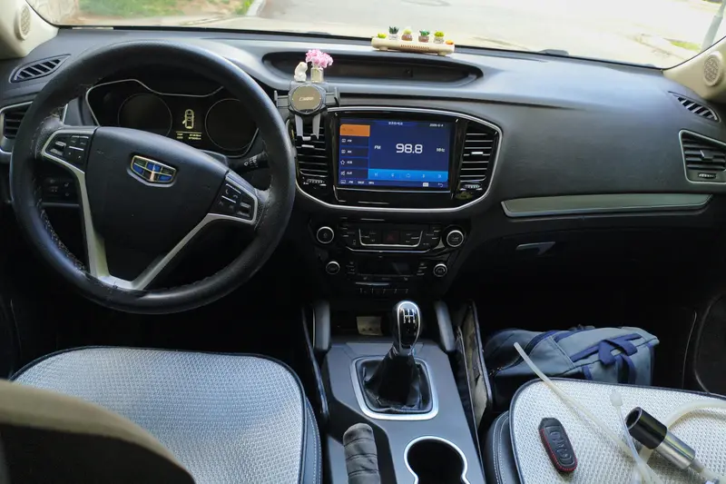 Geely Vision X6 — фото 10