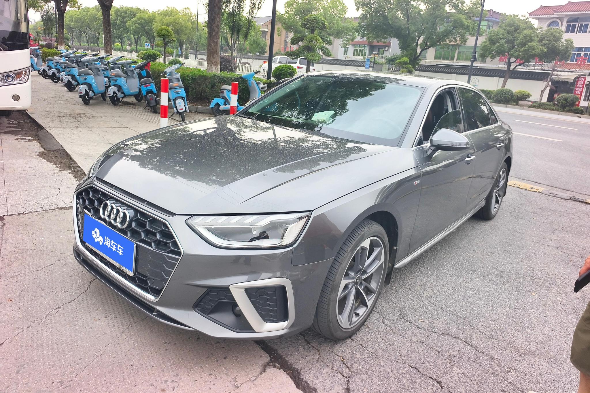 Audi A4L 2023 Темно-серый из Китая, фото 6
