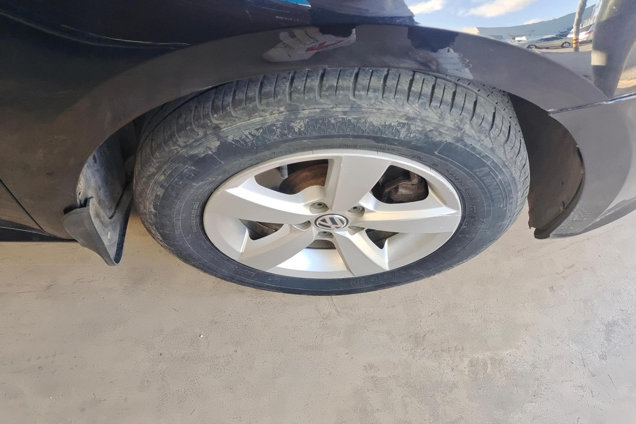 Volkswagen Lavida 2013 1.6L MT