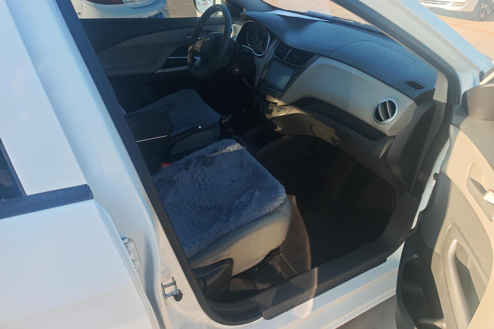 Chevrolet Sail 2015 3 1.5L MT