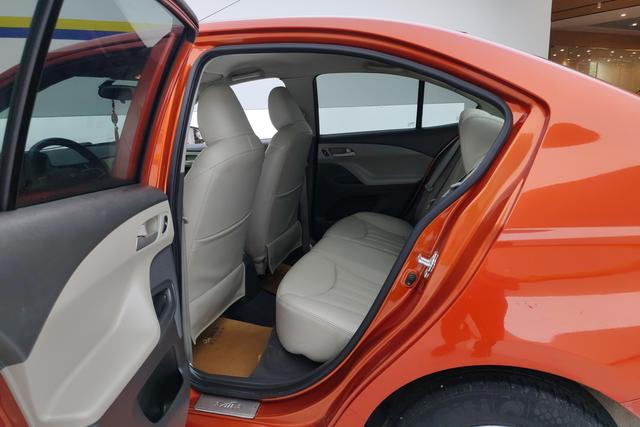 Chevrolet Eo 3 2015 — фото 16