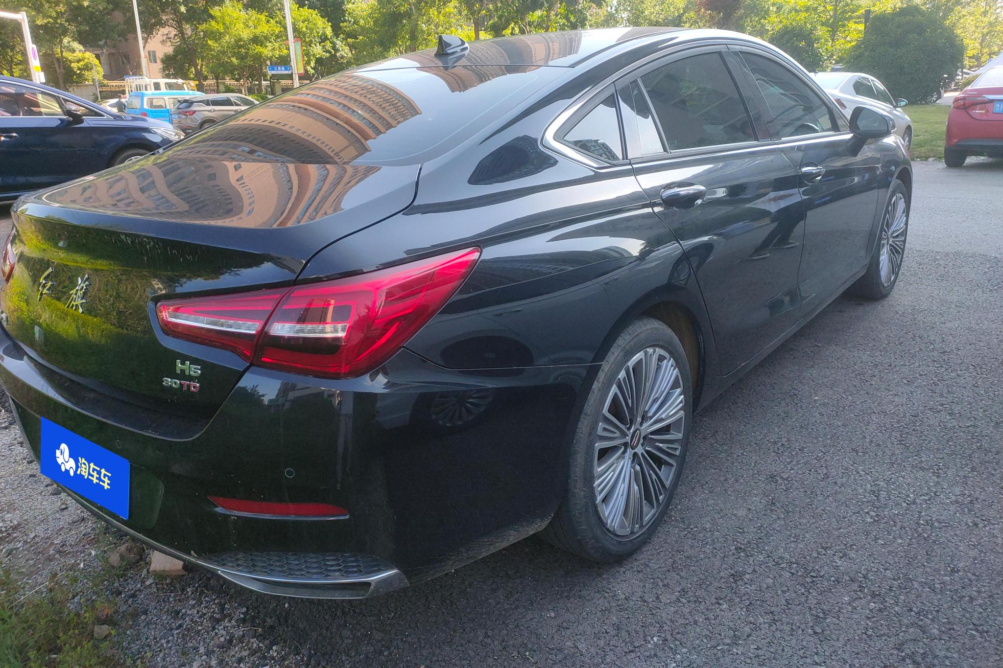 Hongqi H5 2022 1.5T DCT