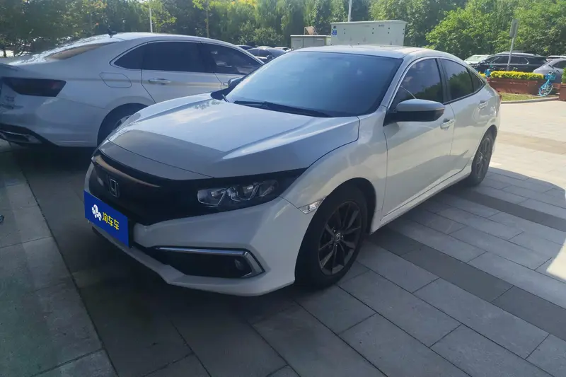 Honda Civic — фото 1