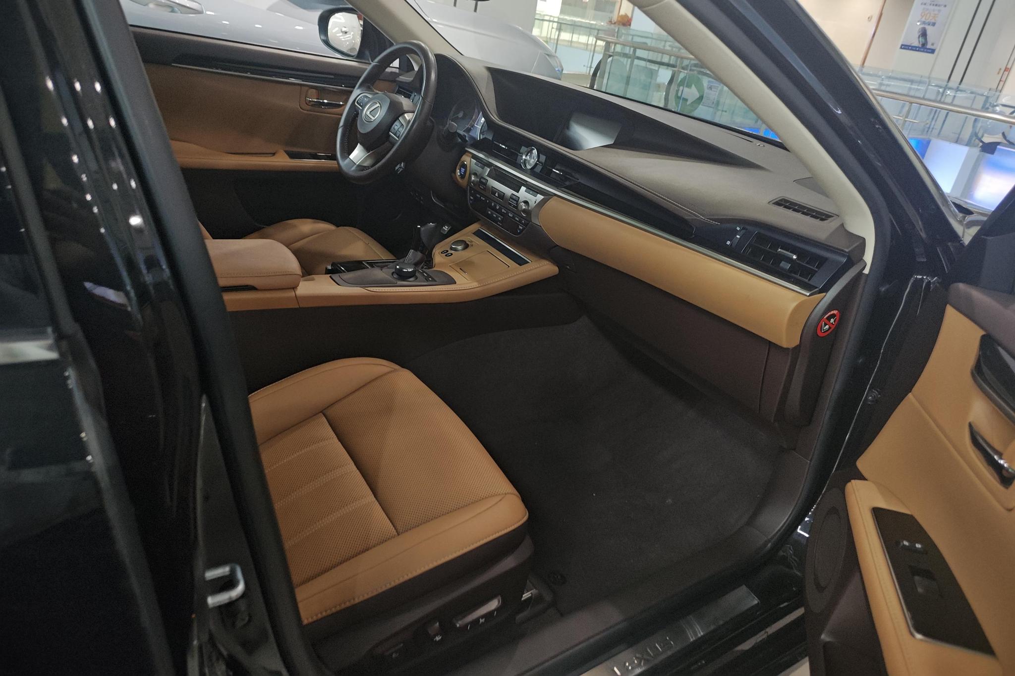 Lexus ES 2015 200 Elite