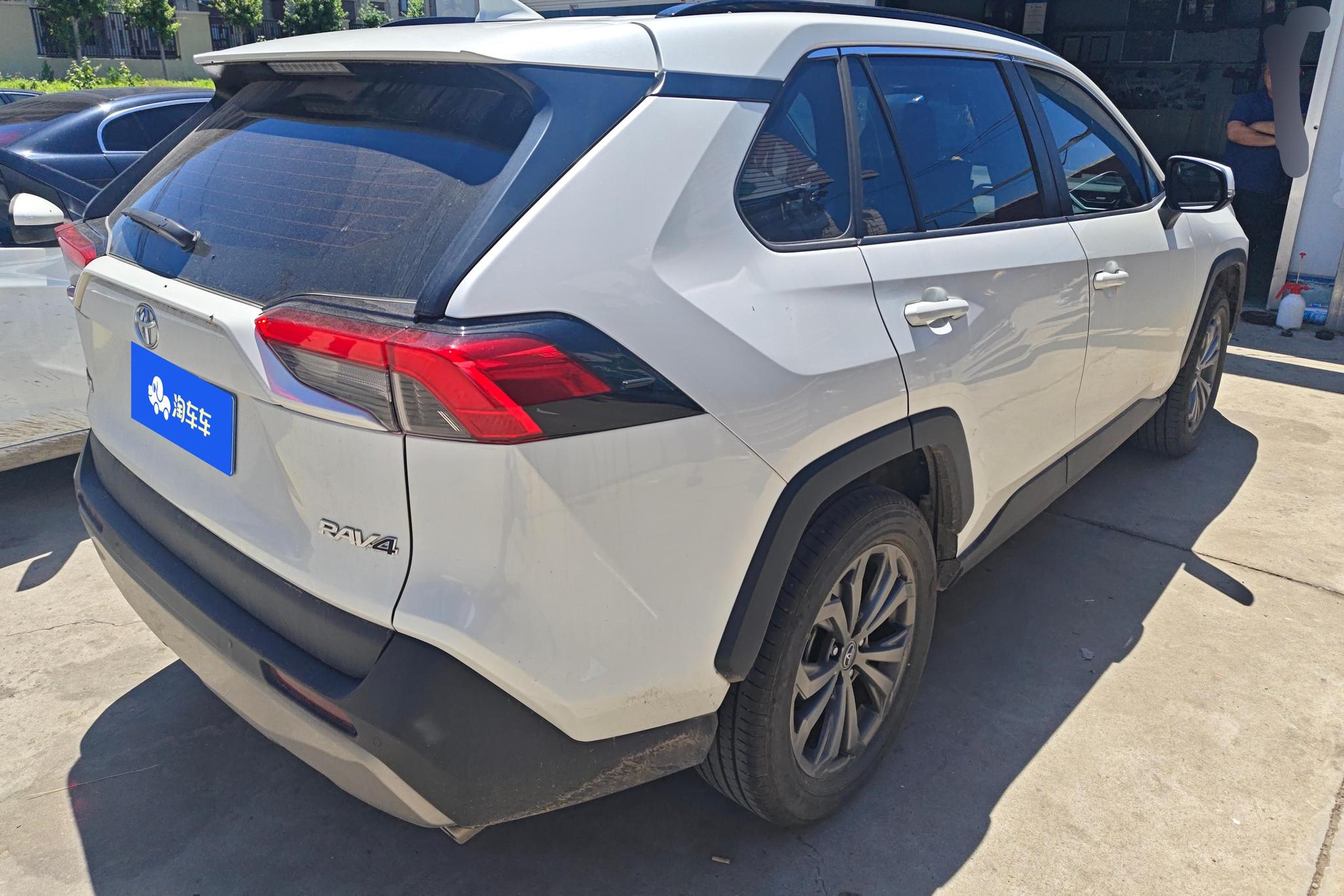 Toyota RAV4 2023 2.0L CVT PLUS
