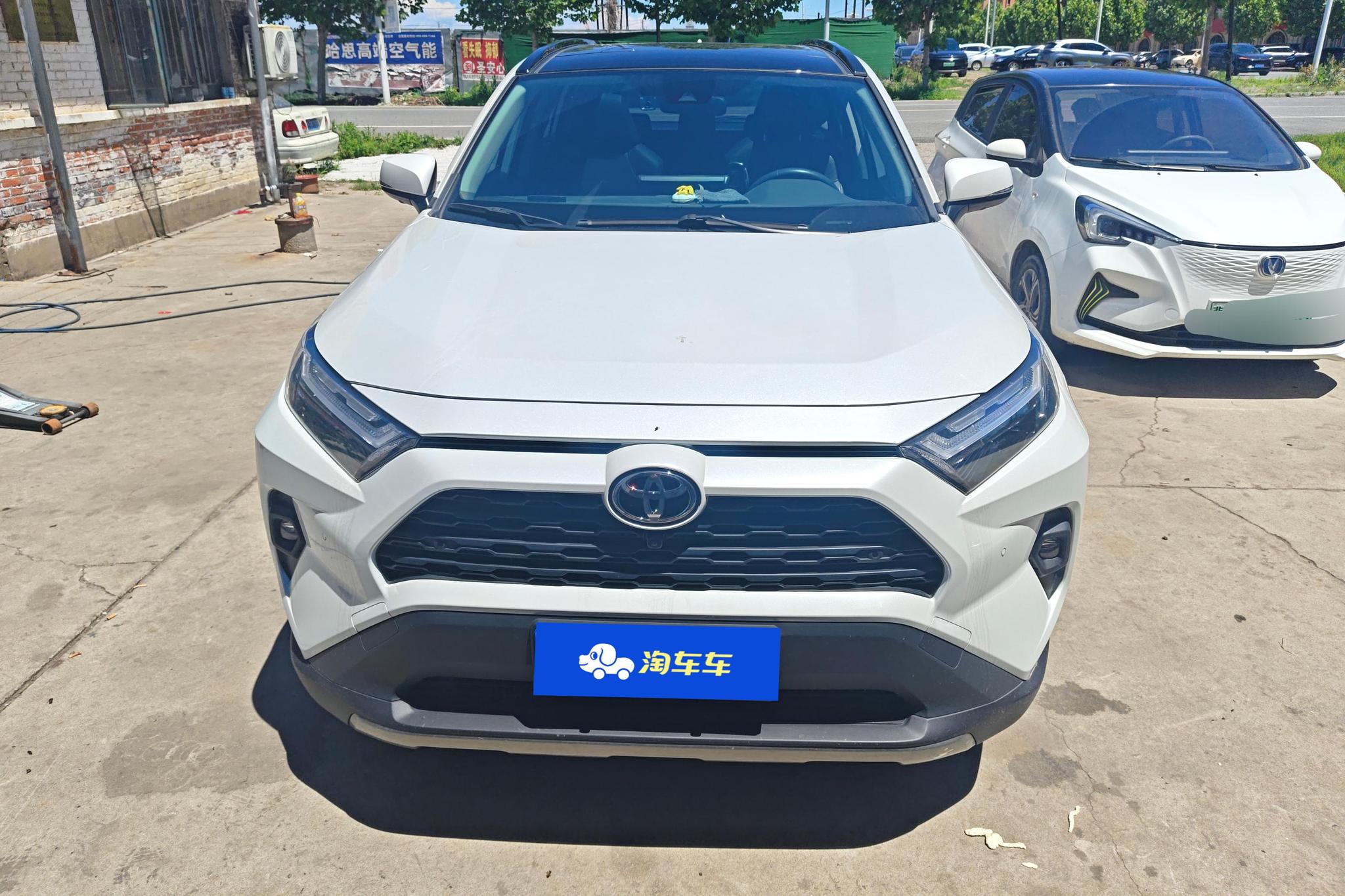 Toyota RAV4 2023 2.0L CVT PLUS