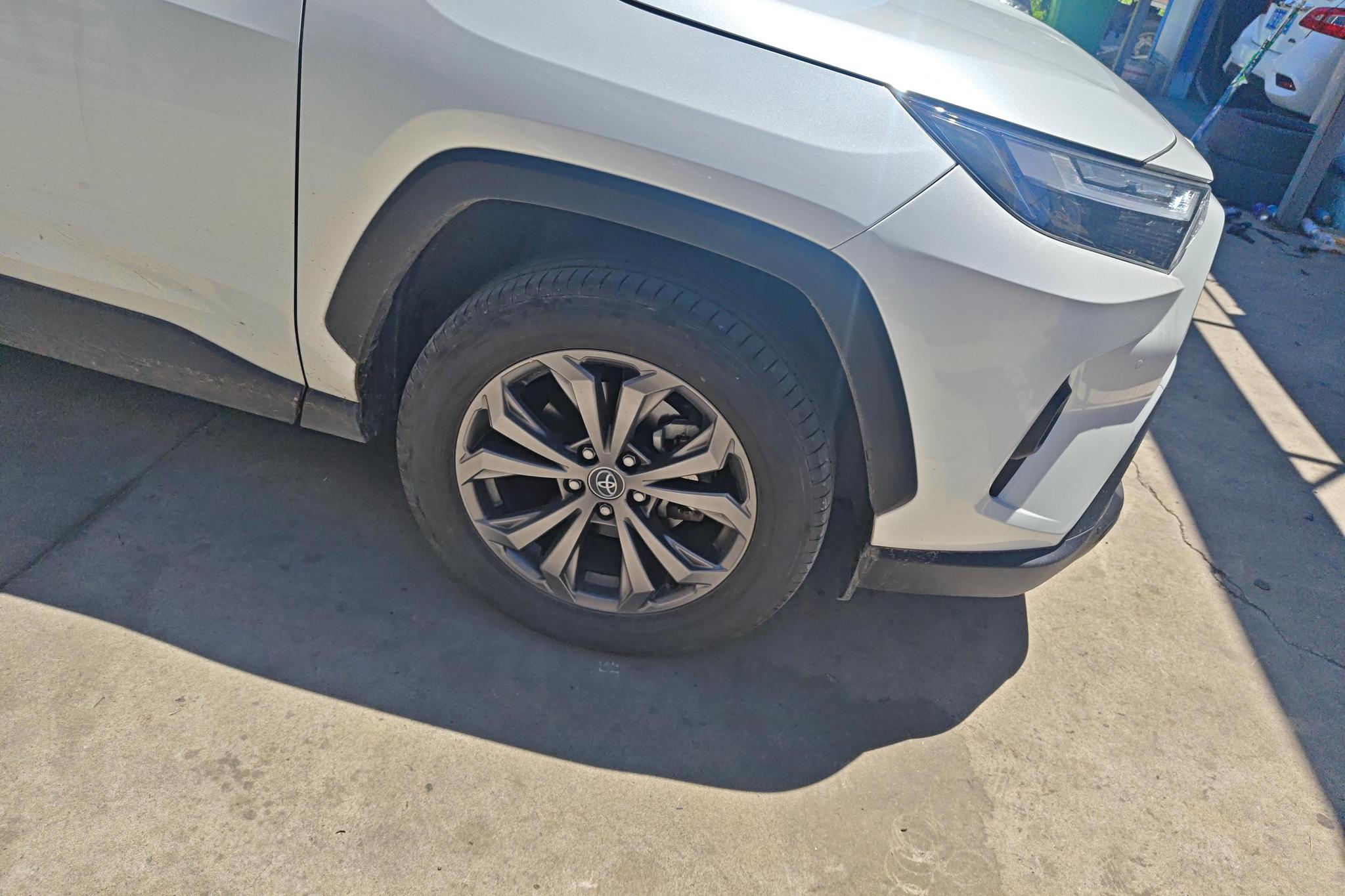 Toyota RAV4 2023 2.0L CVT PLUS