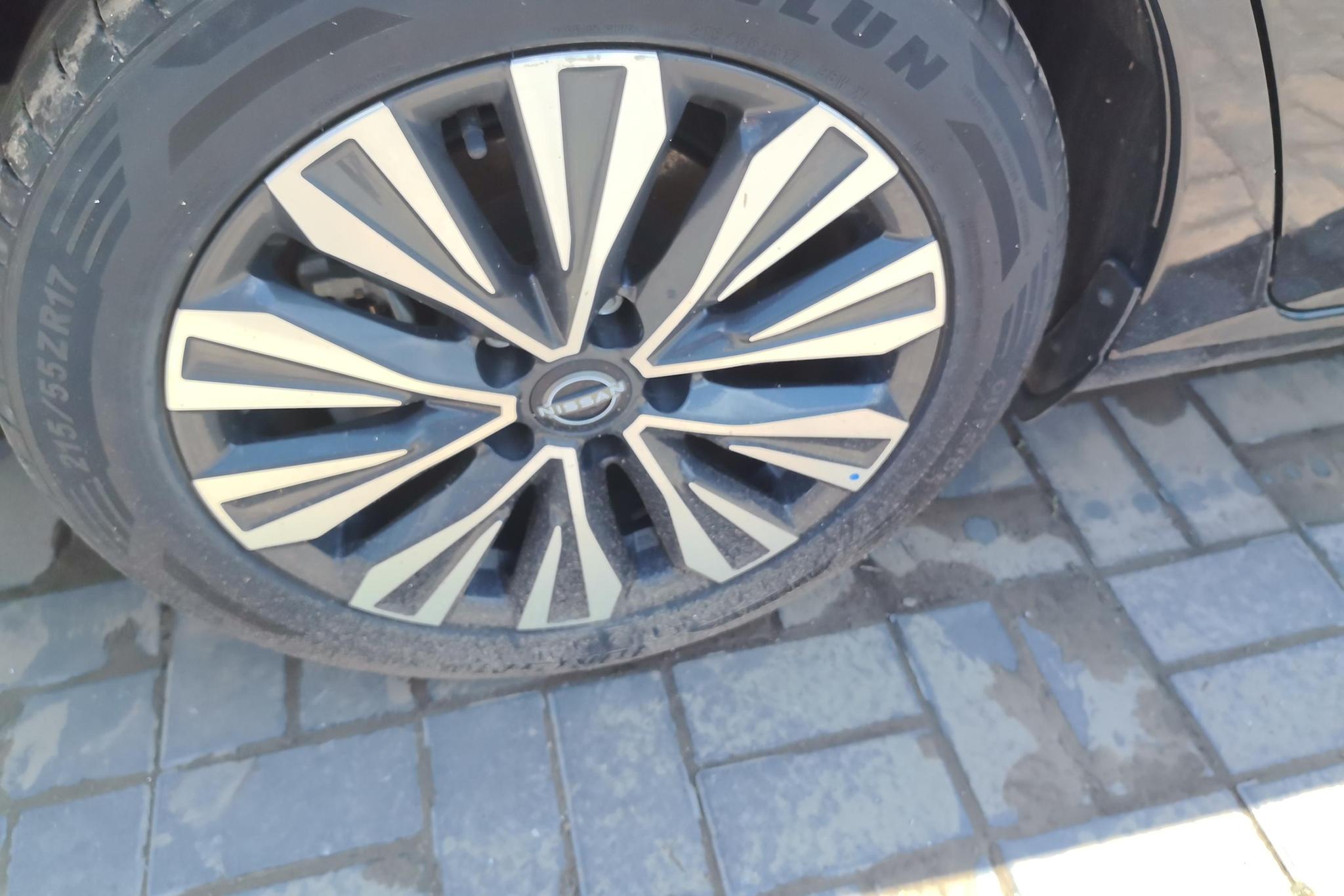 Nissan Altima 2024 2.0L SV Black Gold