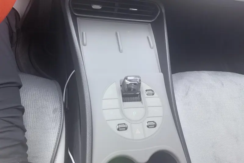 BYD Seal 05 — фото 9