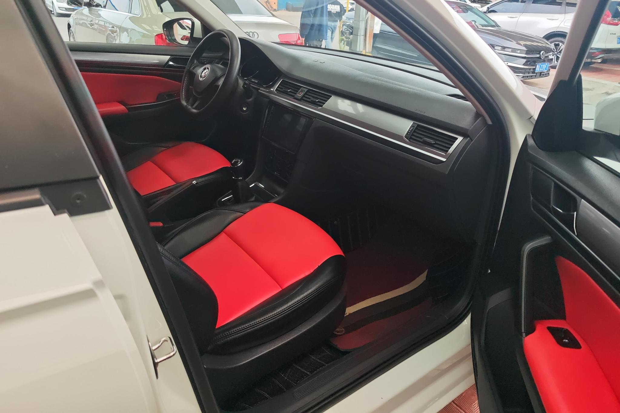 Volkswagen Bora 2017 1.6L MT Fashion