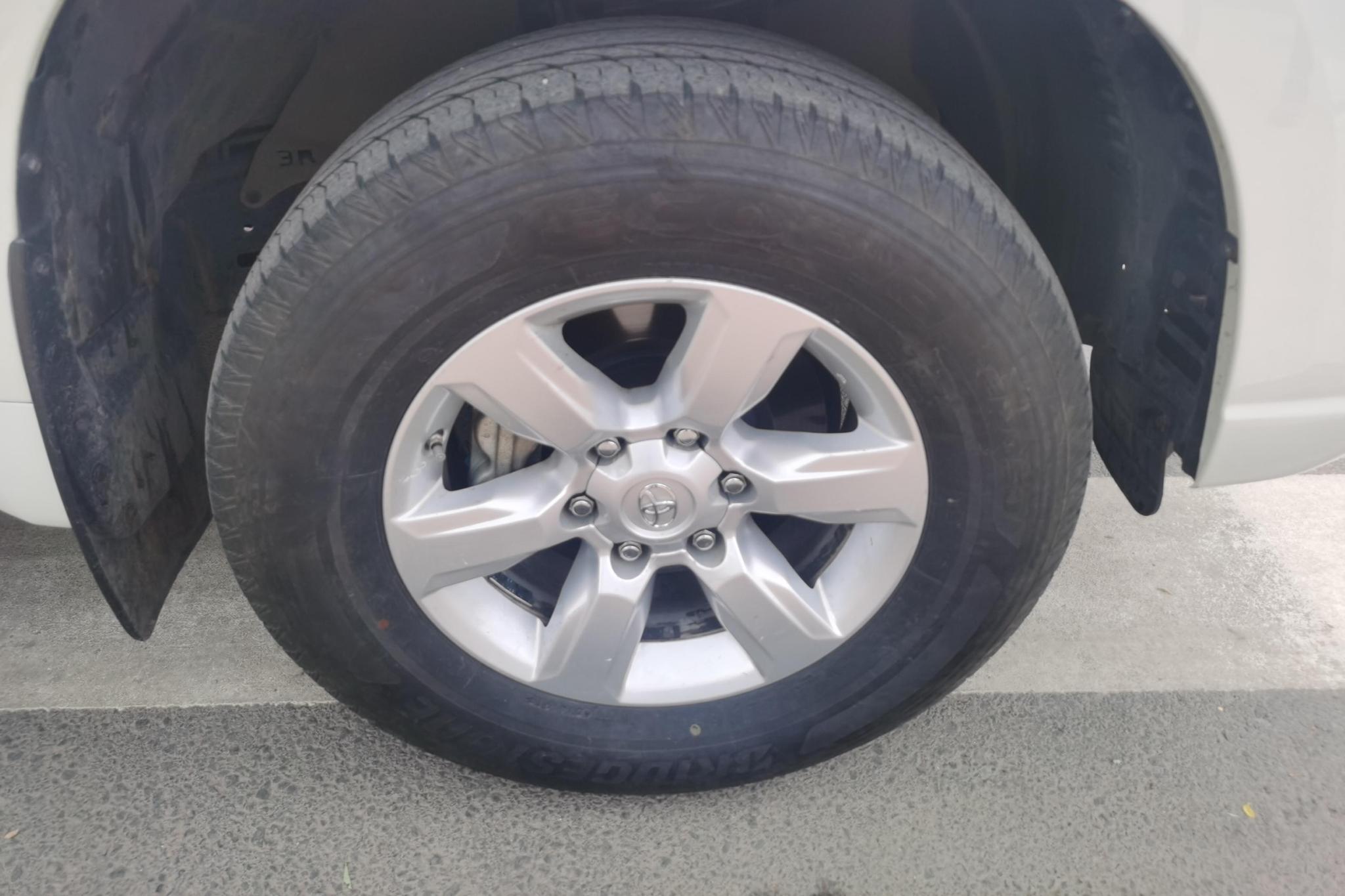Toyota Land Cruiser Prado 2016 3.5L AT TX-L