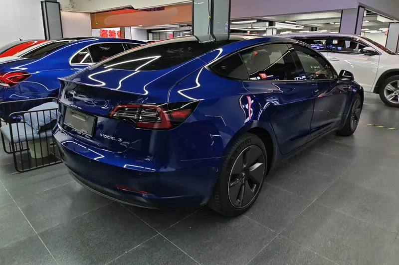 Tesla Model 3 — фото 3