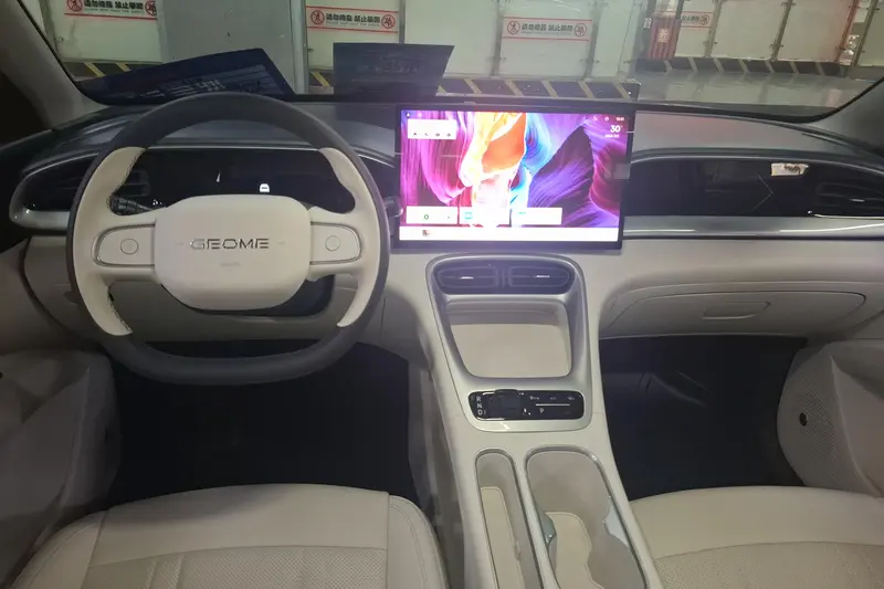 Geely Galaxy Starwish — фото 6