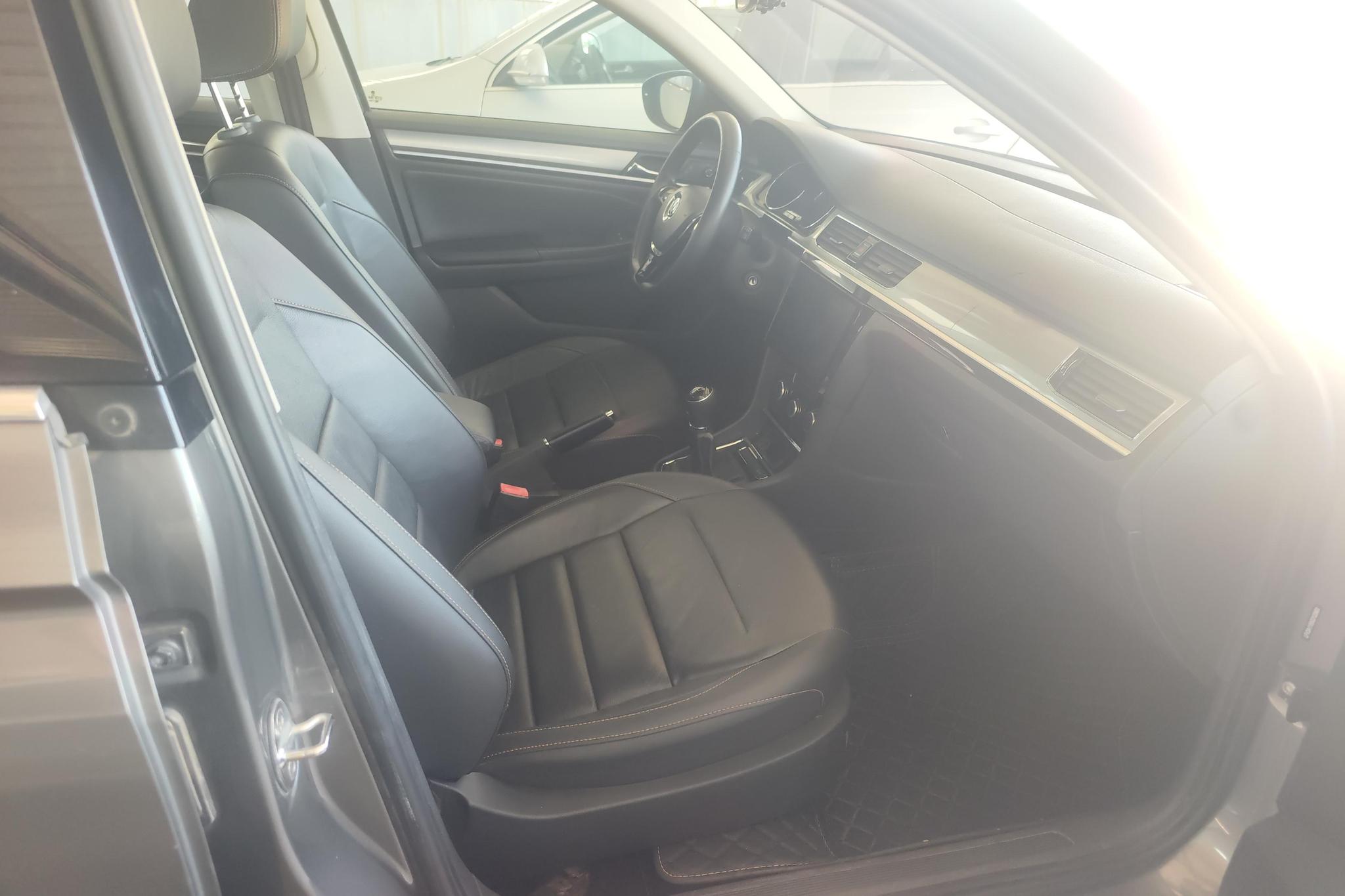 Volkswagen Bora 2016 1.6L MT Comfort