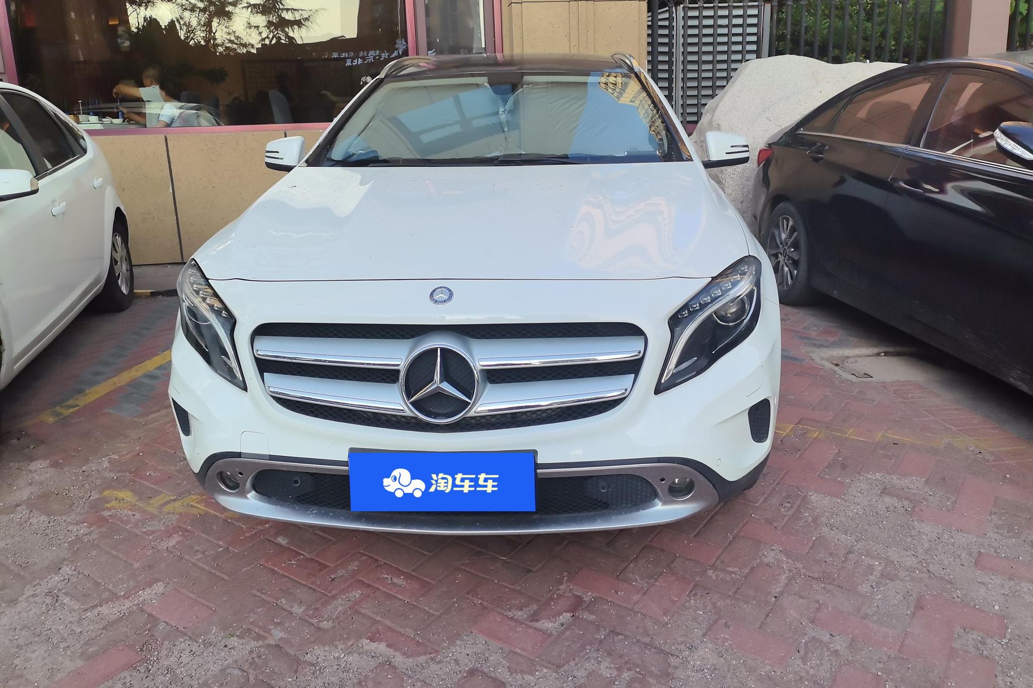 Mercedes-Benz GLA 2015 GLA 200 Fashion