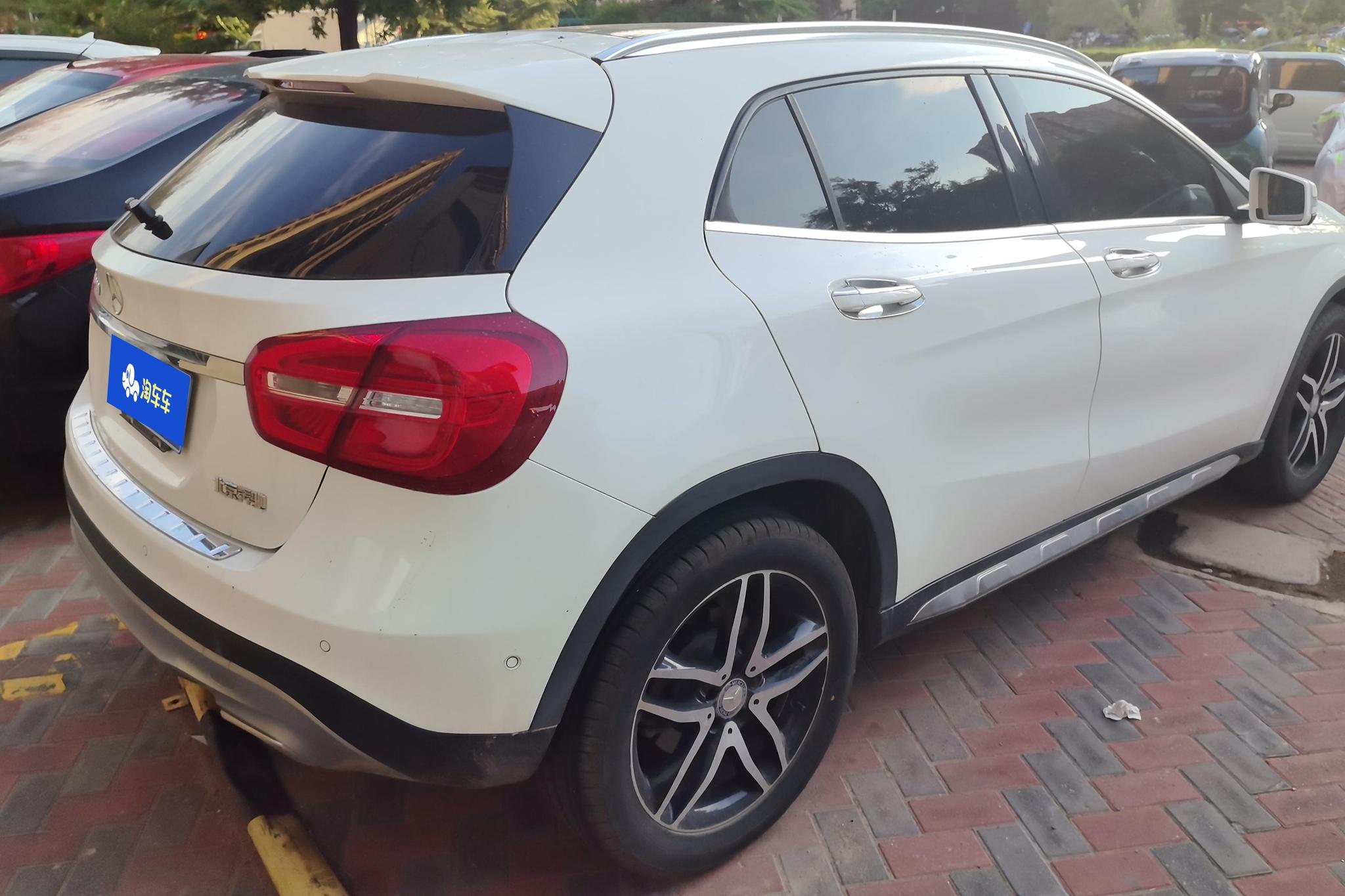Mercedes-Benz GLA 2015 GLA 200 Fashion