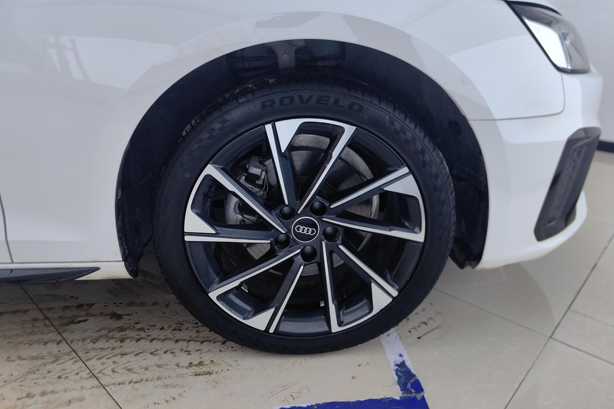 Audi A4L 2023 40 TFSI Luxury