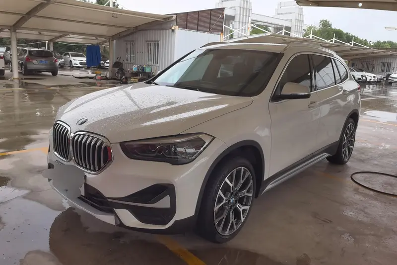 BMW X1 — фото 1
