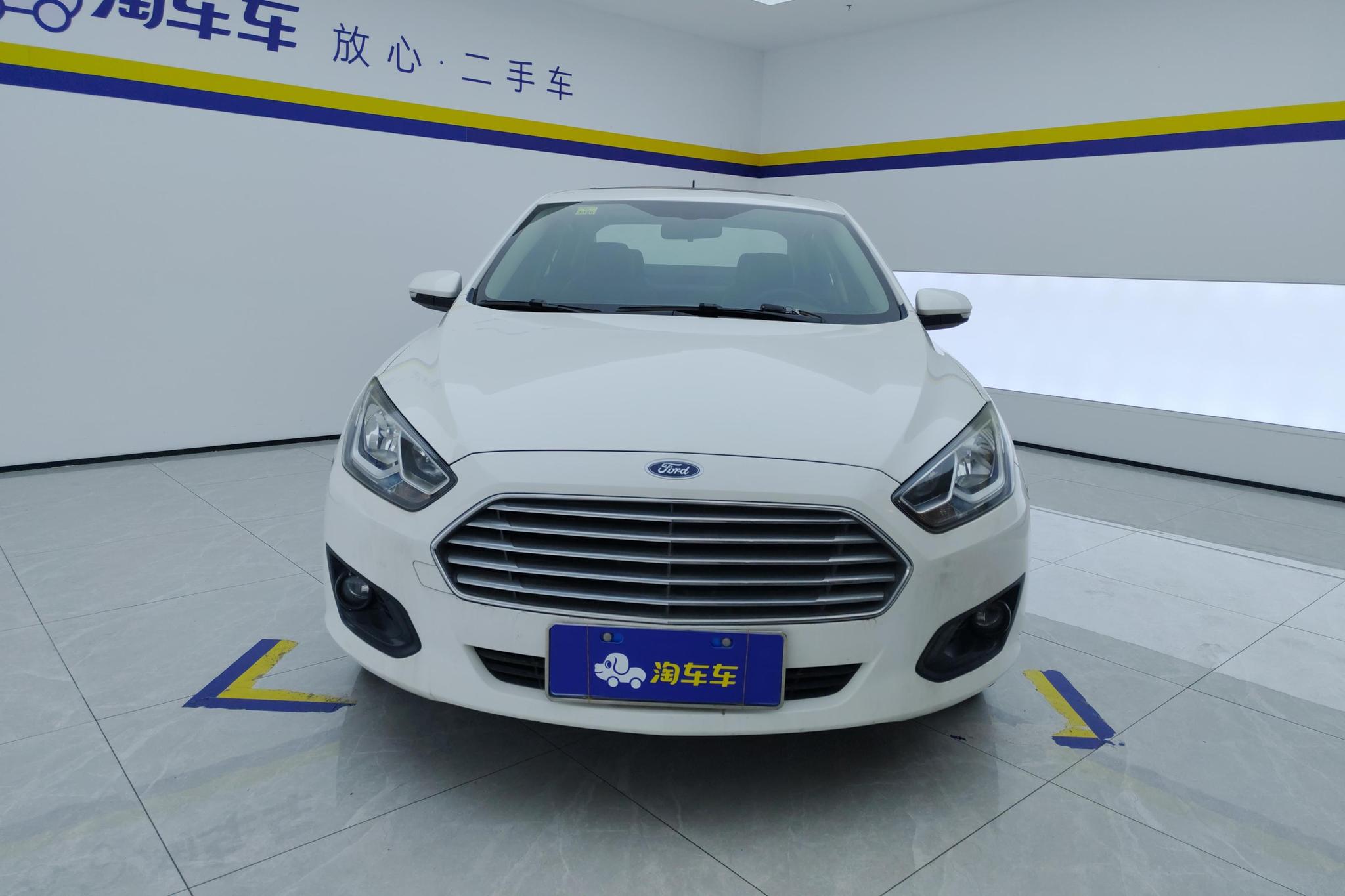 Ford Escort 2017 1.5L MT Fashion