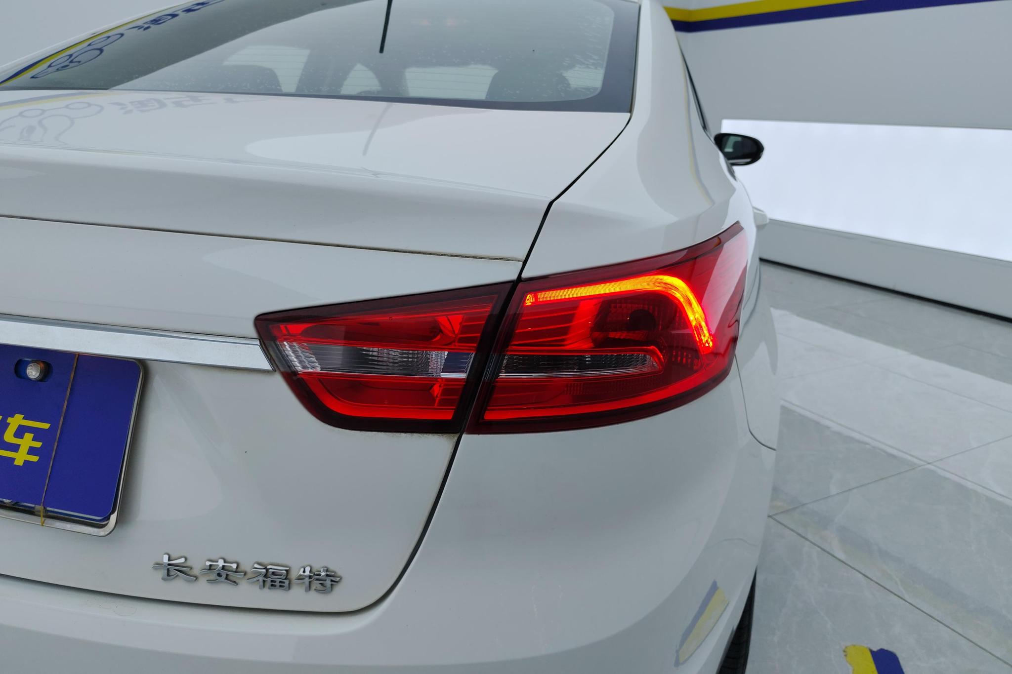Ford Escort 2017 1.5L MT Fashion