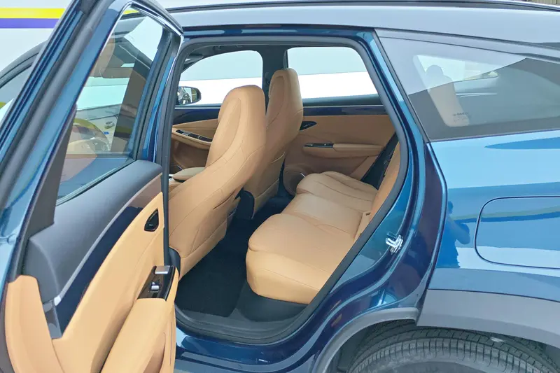 Geely Galaxy L7 — фото 9