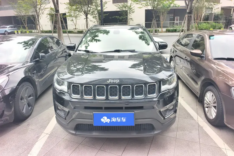 Jeep Compass — фото 2