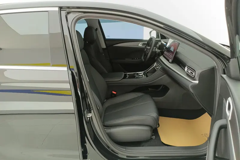 Geely Galaxy Starshine 6 — фото 10