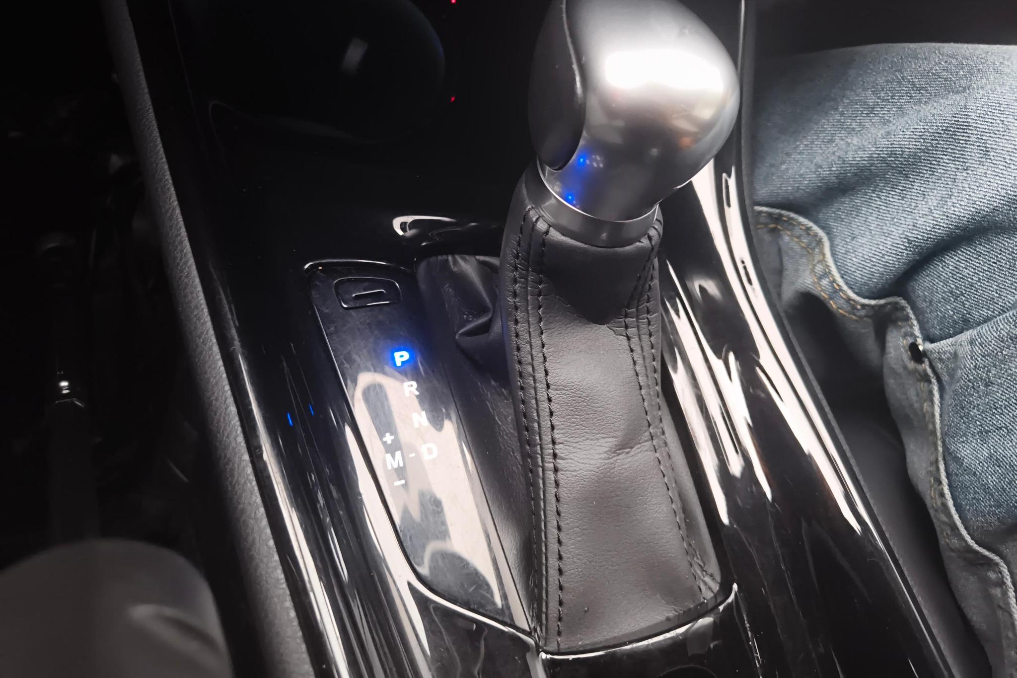 Toyota C-HR id 4451482 из Китая 9