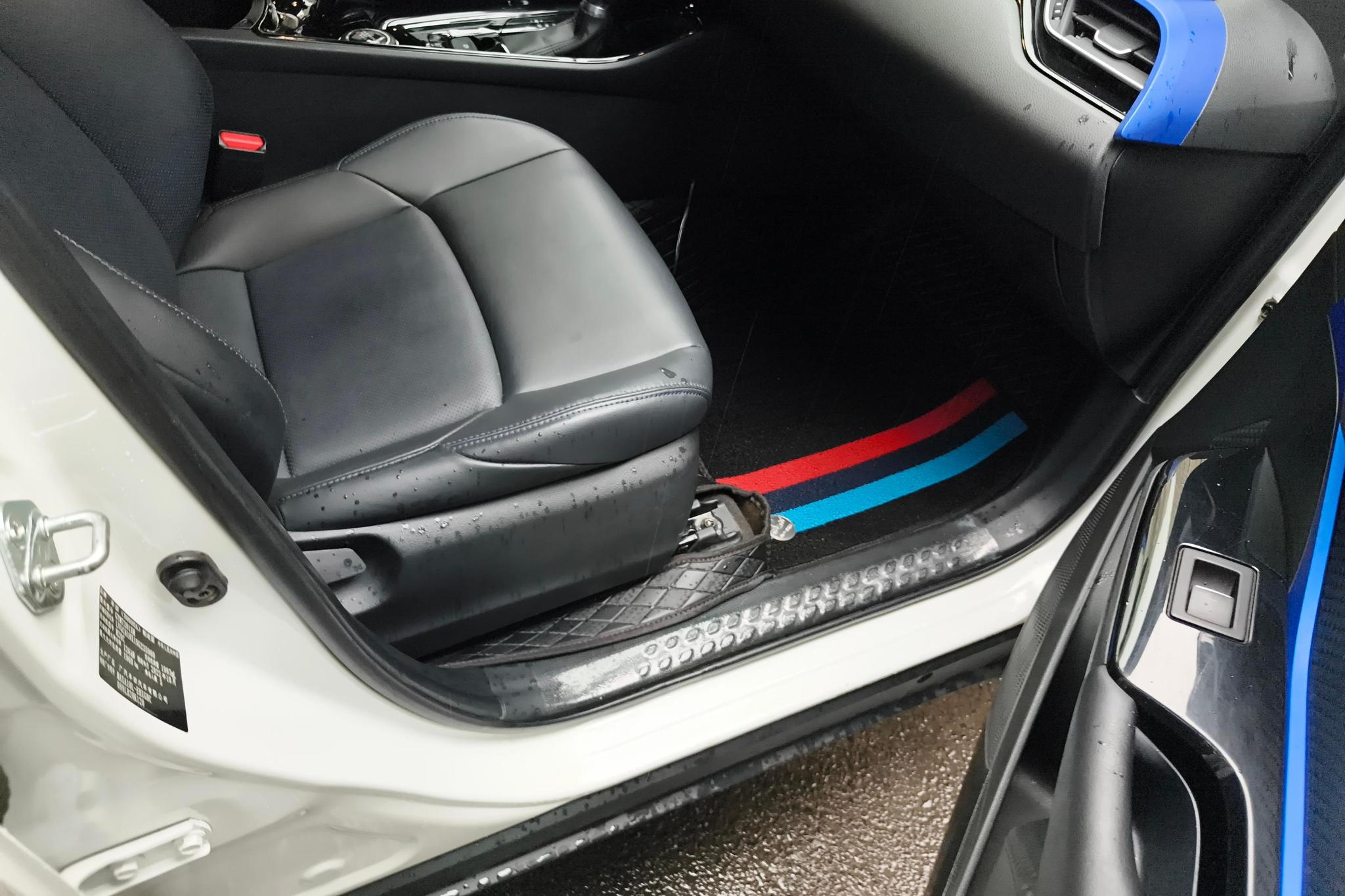 Toyota C-HR id 4451482 из Китая 13