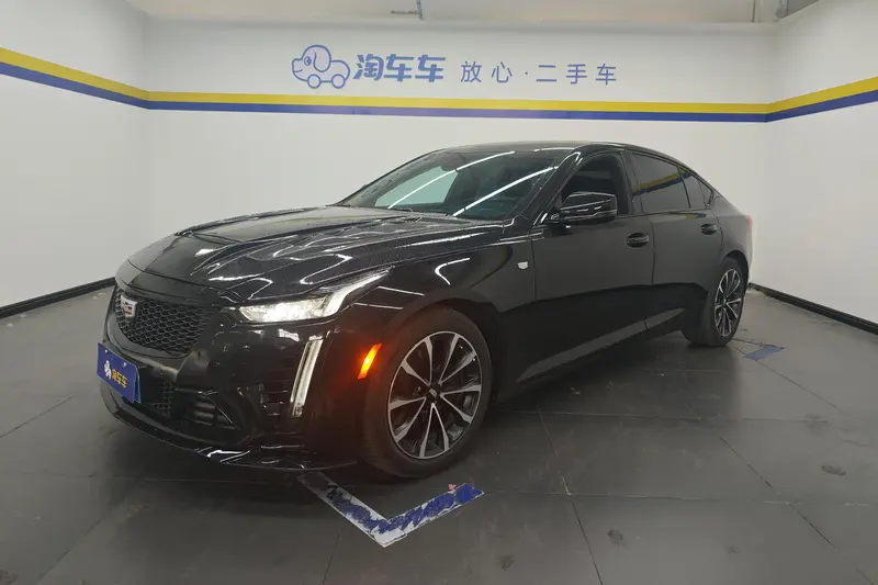 Cadillac CT5 — фото 1