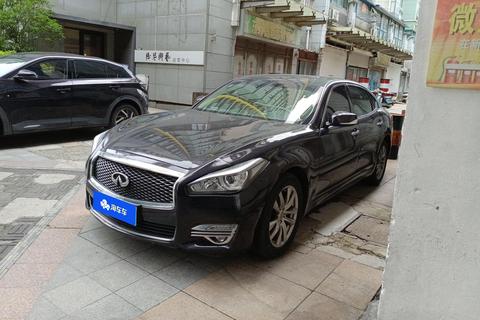 Infiniti Q70