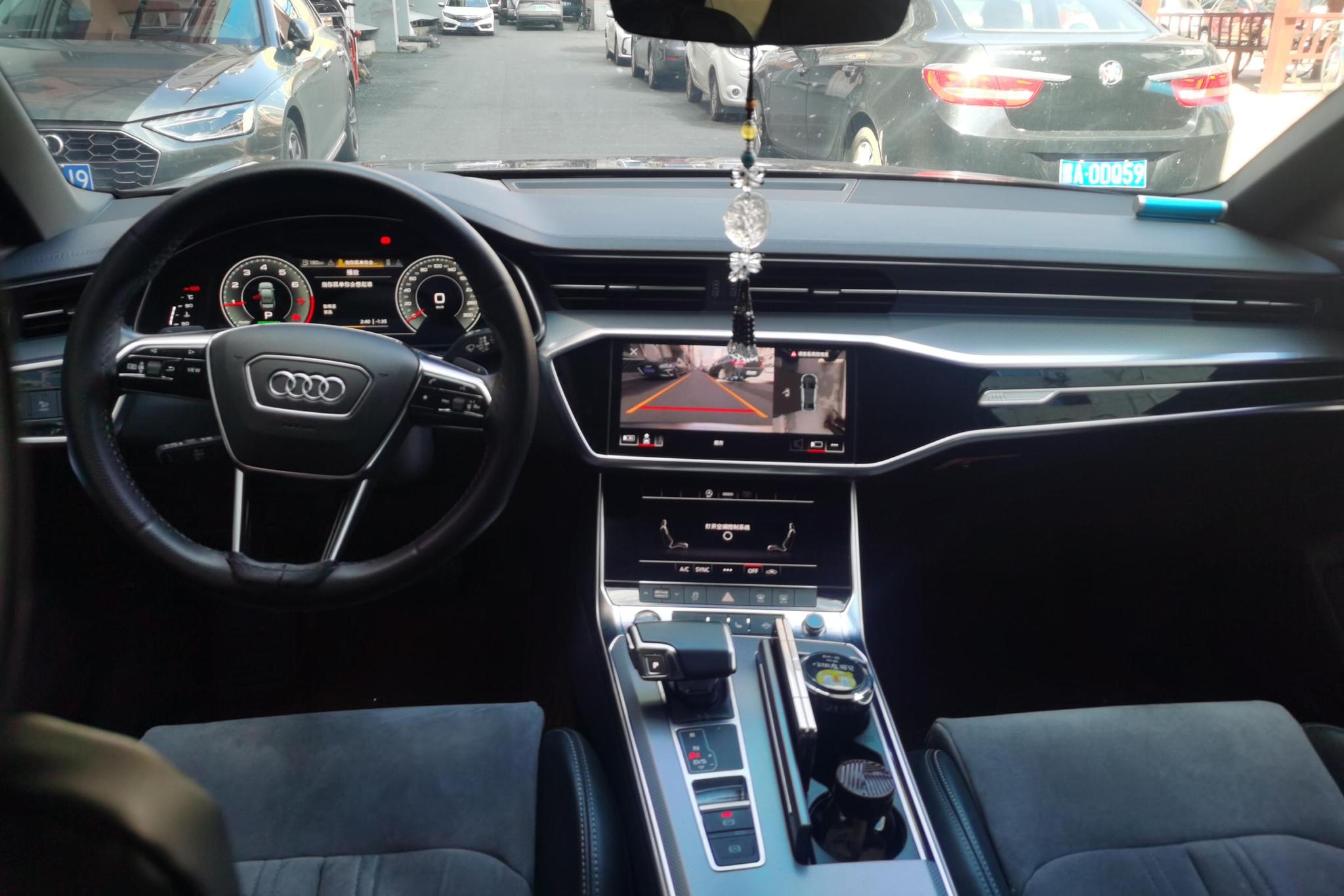Audi A6L id 4437572 из Китая 8