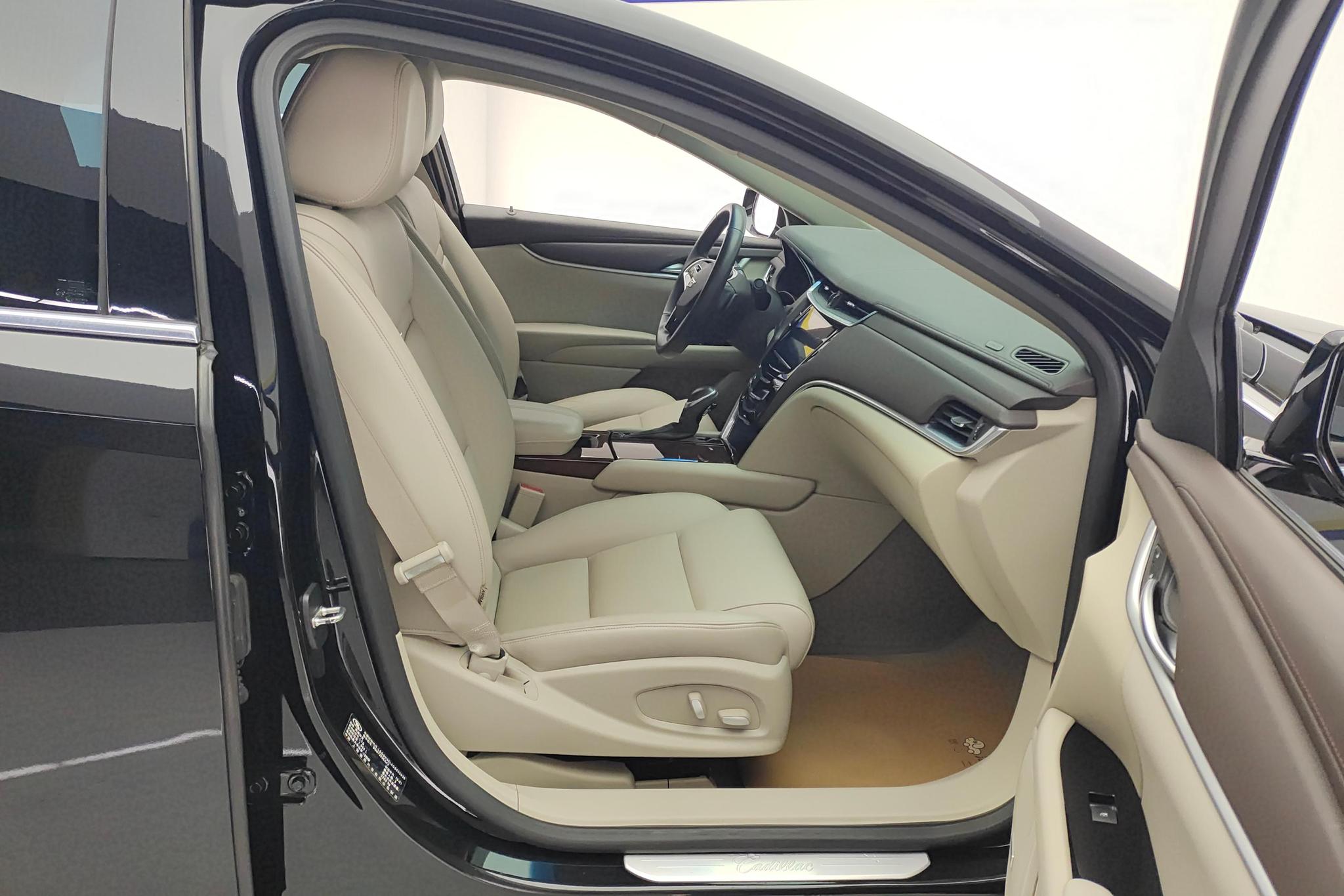 Cadillac XTS 2016 28T