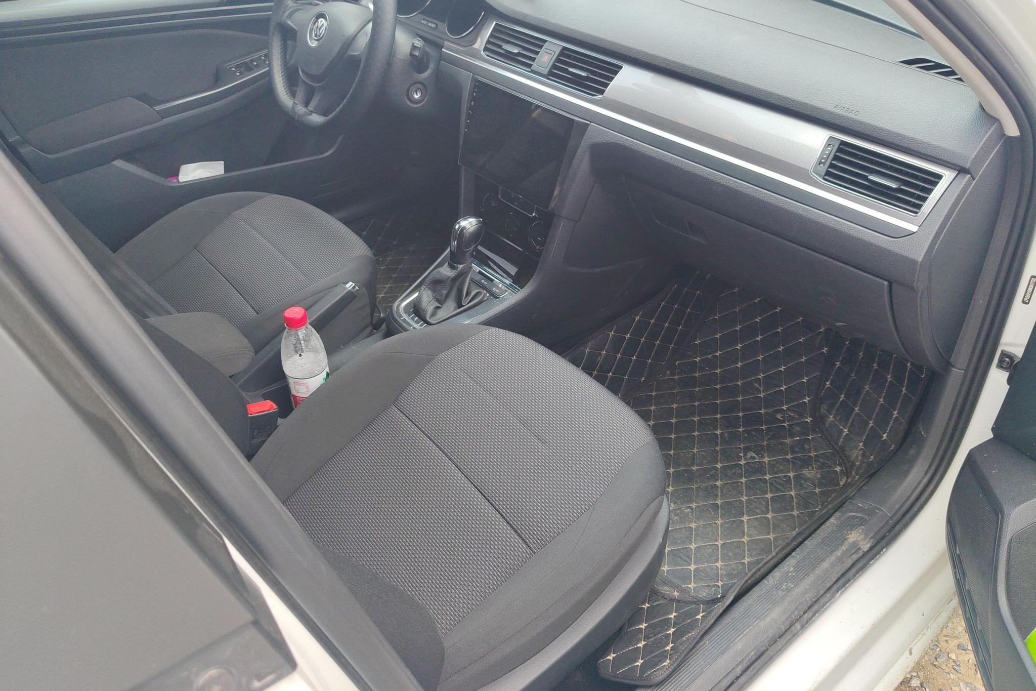 Volkswagen Bora id 4439423 из Китая 11