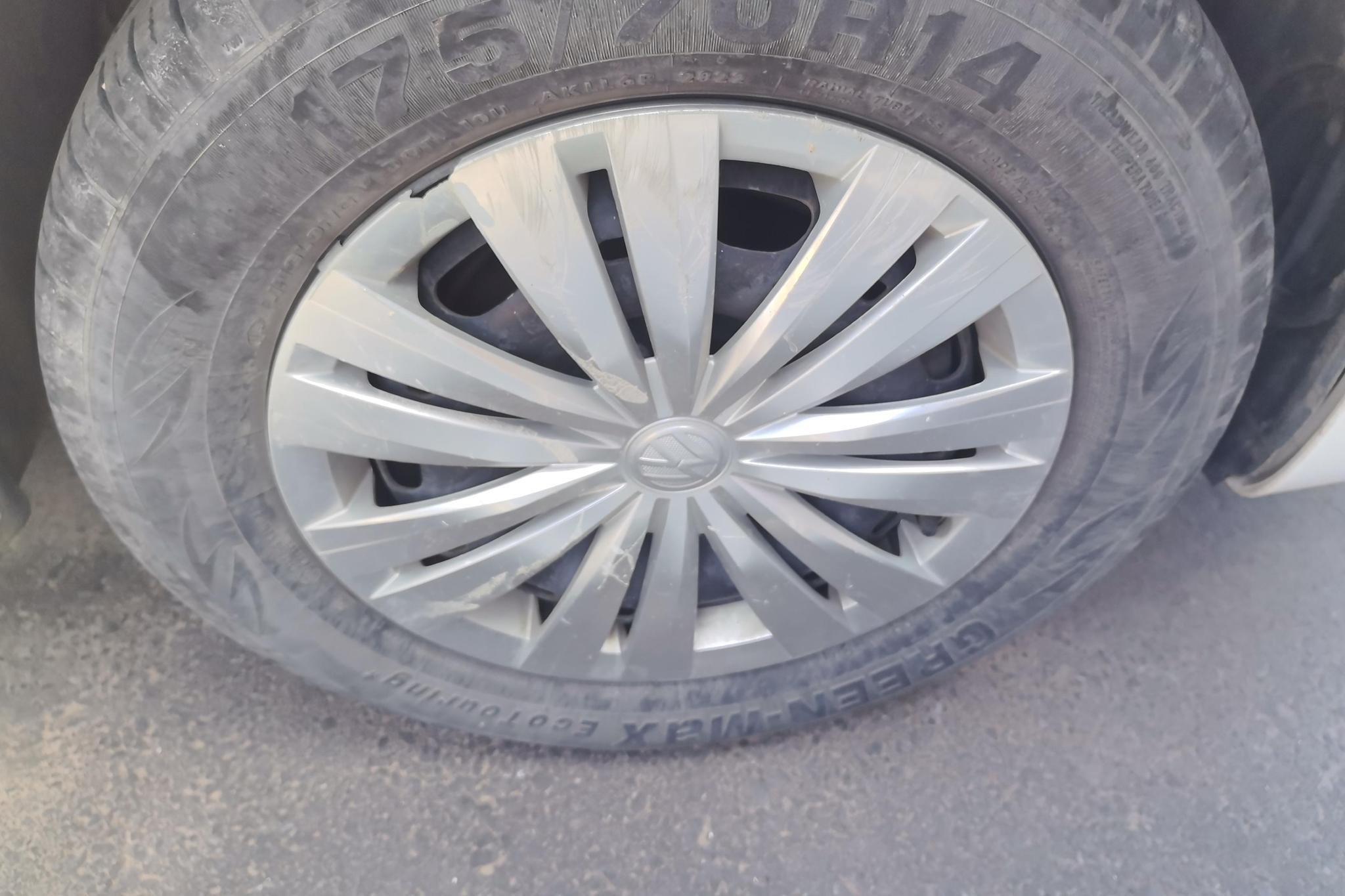 Volkswagen Santana id 4453837 из Китая 9