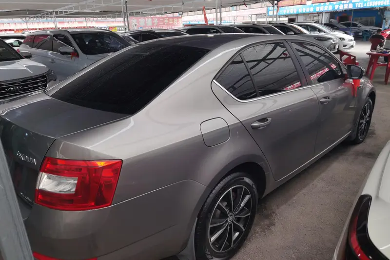 Skoda Octavia — фото 3