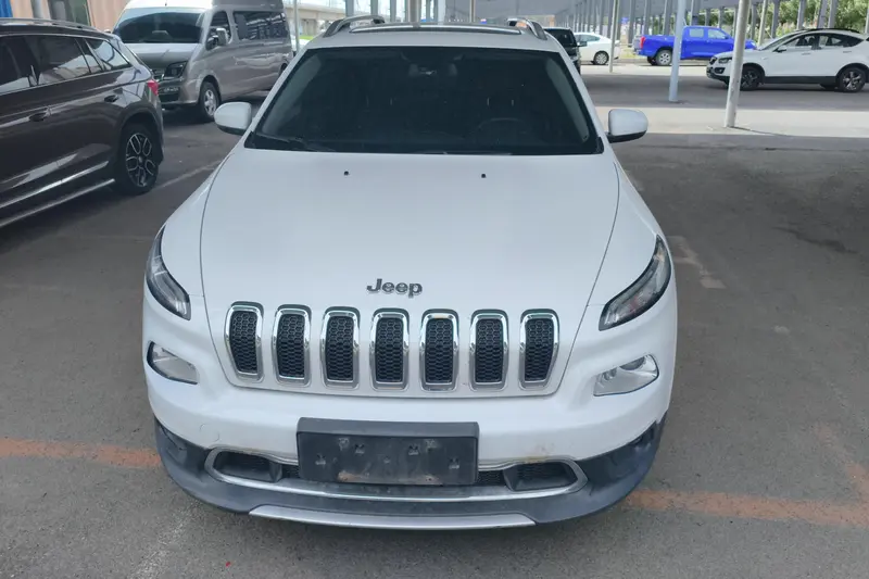 Jeep Cherokee — фото 2