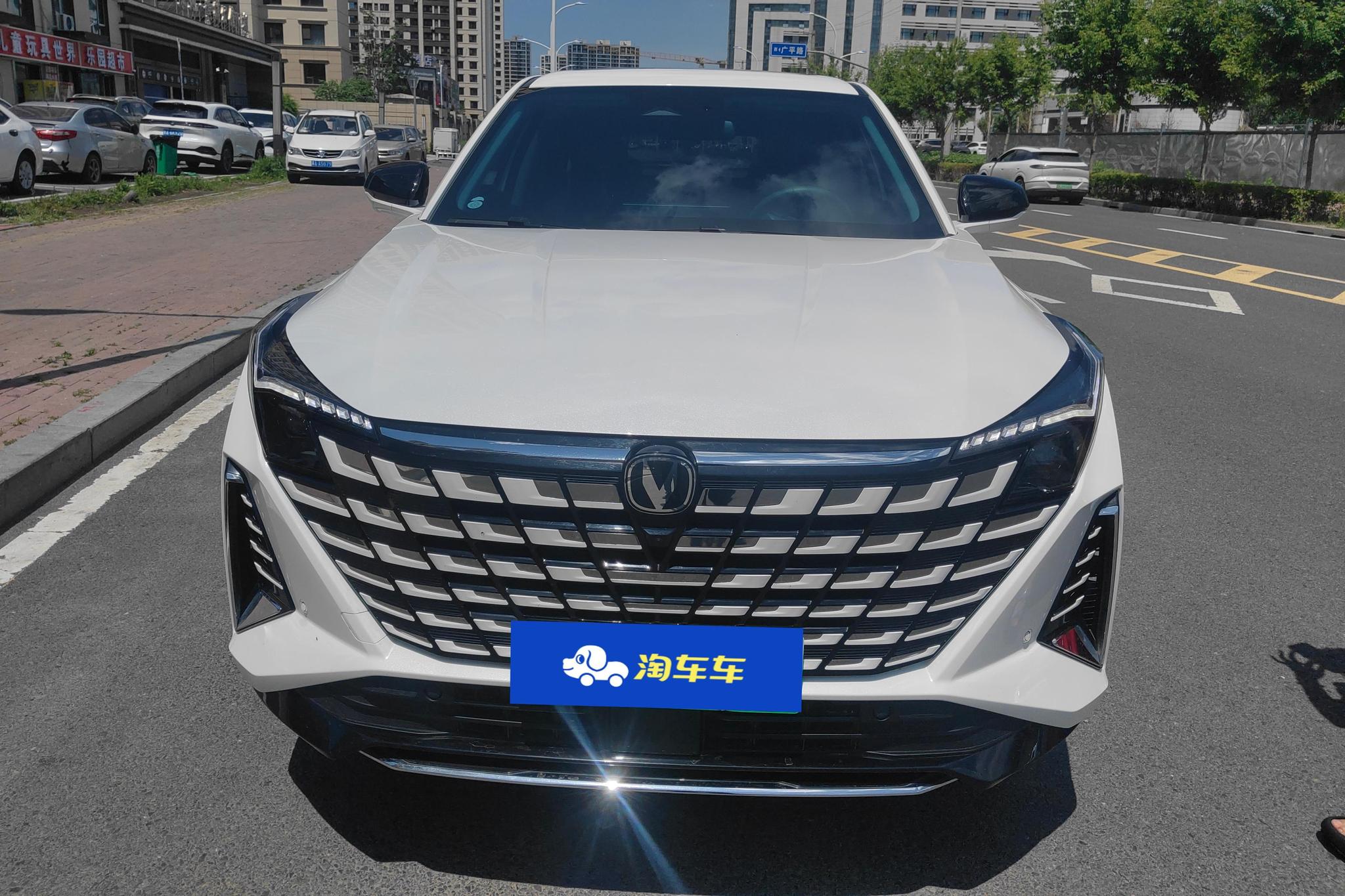 Chang'an UNI-Z PHEV 2024 Белый из Китая