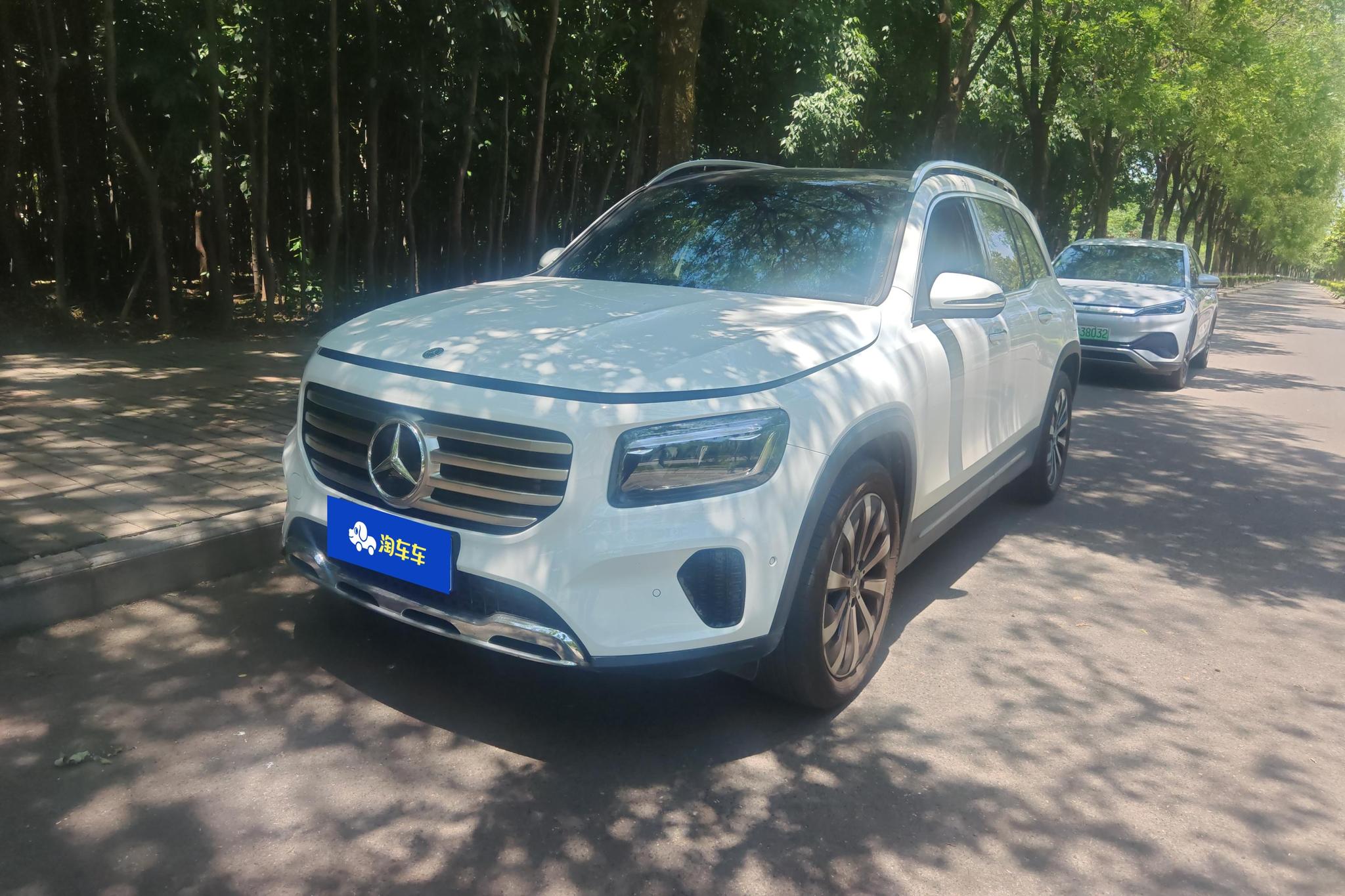 Mercedes-Benz GLB 2023 Белый из Китая, фото 5